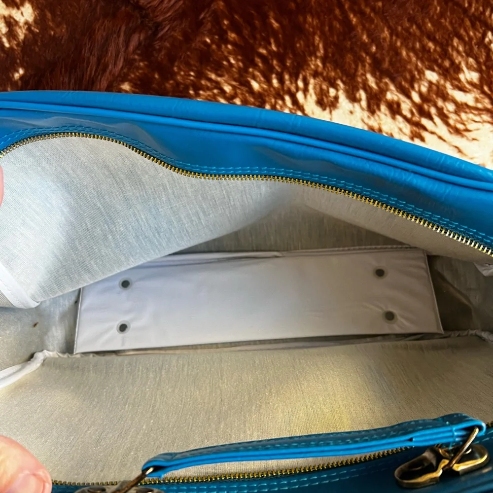 Adidas vintage blue crossbody messenger bag. - Picture 10 of 11